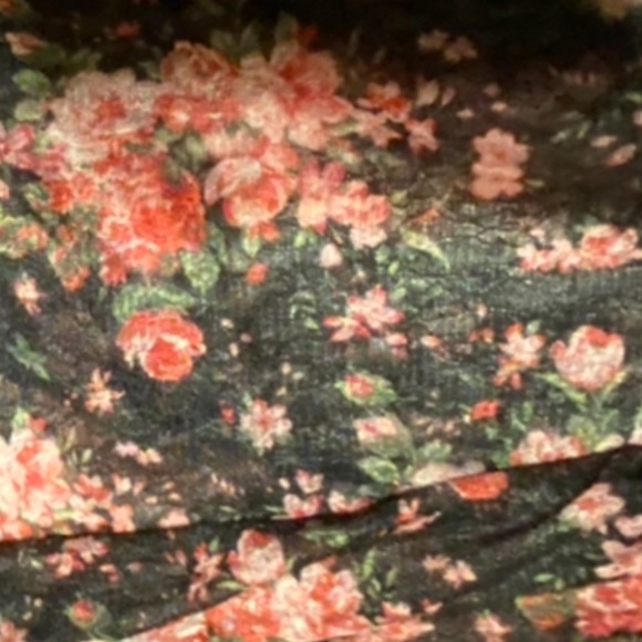 FLORAL LACE RACER BACK TOP - Picture 4 of 9